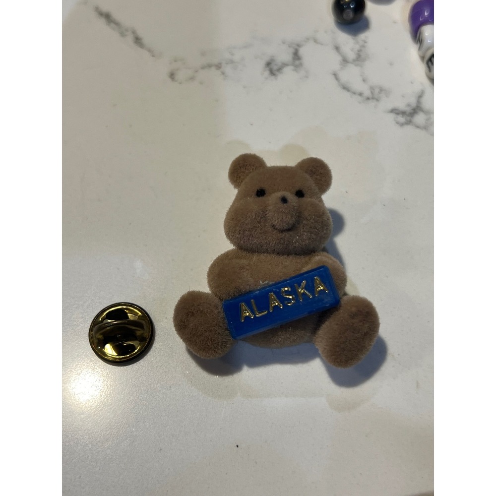 Flocked Brown Teddy Bear w Alaska Plaque Pin Brooch 1.5 inches‎ Vintage Cute